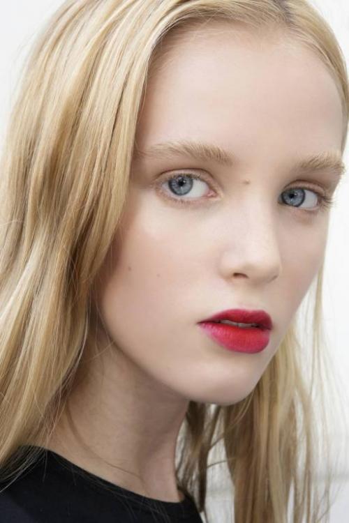 Как подобрать красную помаду блондинке. Как правильно выбрать красную помаду блондинке?