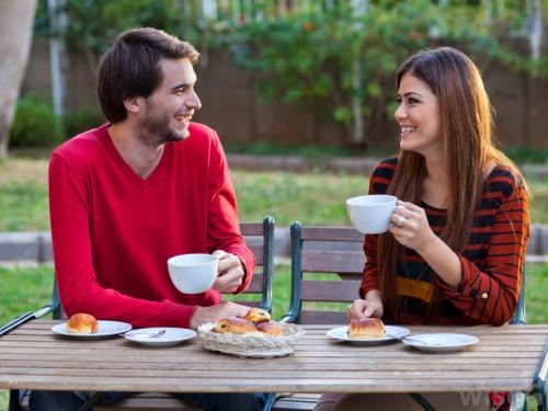 Как произвести на парня впечатление при первой встрече. Создаем благоприятное впечатление. Как понравиться парню на первом свидании
