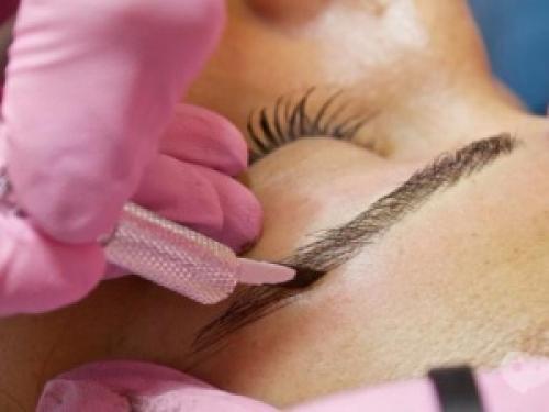 Мушка косметическая. Косметическая мушка