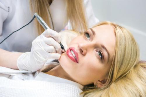 Мушка косметическая. Косметическая мушка