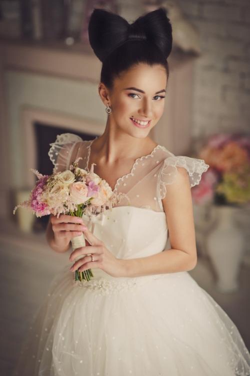 Прическа на средние густые волосы для свадьбы. Свадебные прически на средние волосы — 90 фото милых и элегантных укладок