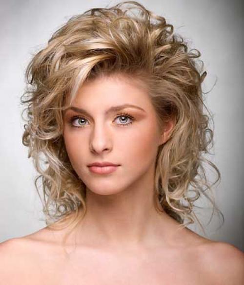 Как сделать причёску на средние волосы самой себе. Делаем прическу самой себе на средние волосы