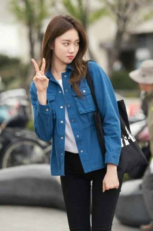 Как должен выглядеть айдол. Айдолы подскажут, как круто выглядеть этой весной: уличный стиль