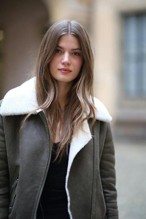 Как визуально удлинить лицо с помощью прически. Стрижки, удлиняющие лицо