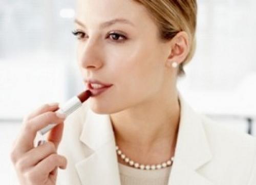 Что должно быть у каждой девушке в косметичке. Что должно быть в косметичке каждой девушки