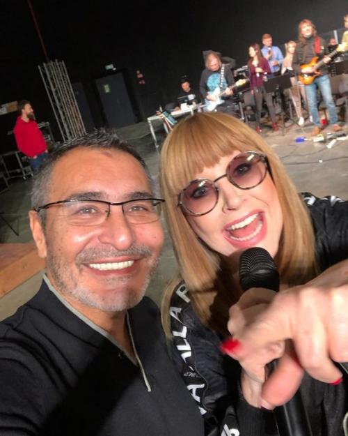 Как сделать прическу, как у аллы пугачевой. Новая прическа Аллы Пугачевой потрясла звезд отечественного шоу-бизнеса