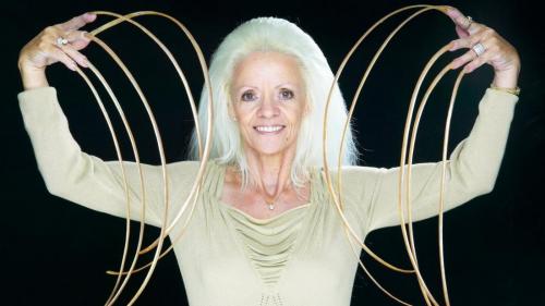 Самая большая шея в обхвате. За какие самые длинные части тела эти люди попали в Книгу рекордов Гиннеса? (10 фото)