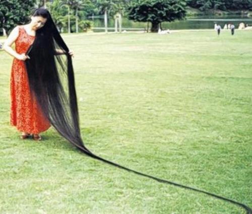 Самая большая шея в обхвате. За какие самые длинные части тела эти люди попали в Книгу рекордов Гиннеса? (10 фото)