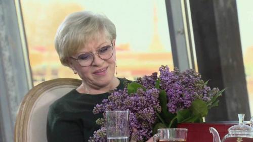 Стрижка у Алисы Фрейндлих. Пластика или естественность: поклонники сравнили 82-летнюю Алису Фрейндлих с Софи Лорен