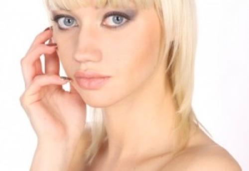 Крем для кожи вокруг глаз до 25 лет. Лучший ухаживающий крем вокруг глаз после 25 лет