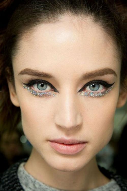 Тренды макияжа весна лето 2019. Трен.  Модный макияж весна-лето 2019-2020: жирные стрелки