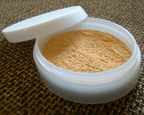 Как сделать белую пудру для лица. Простая самодельная пудра для лица