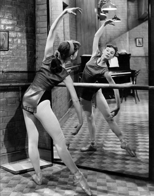 Одри Хепберн без макияжа. Непорочный успех