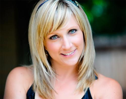 Как визуально уменьшить нос с помощью прически.