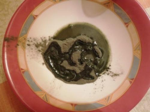 Маски для лица с эфирными маслами и глиной.