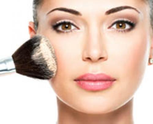 Как подобрать правильно пудру для лица. Виды пудры для лица. Как правильно выбрать пудру