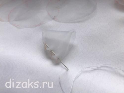 3 розы из органзы резинка для волос. Резинки для волос с цветами из органзы