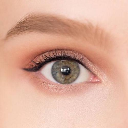 Легкий макияж глаз. Легкий макияж для глаз
