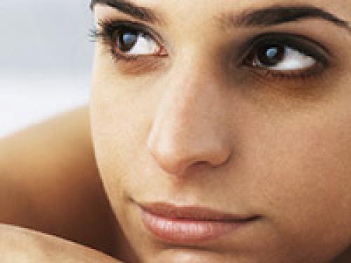 Убрать синяки под глазами инъекции. Что лучше – ботокс или филлеры