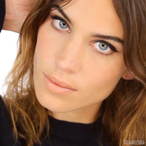 Как увеличить глаза парню. 10 простых способов увеличить глаза