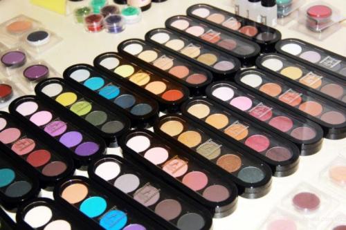 Профессиональная декоративная косметика для лица. Выбор профессиональной косметики для макияжа