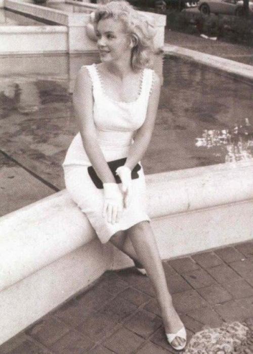 Стиль мэрилин монро одежда макияж. 6 главных составляющих голливудского стиля Мэрилин Монро, которые пригодятся и вам