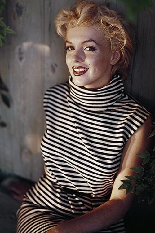 Стиль мэрилин монро одежда макияж. 6 главных составляющих голливудского стиля Мэрилин Монро, которые пригодятся и вам