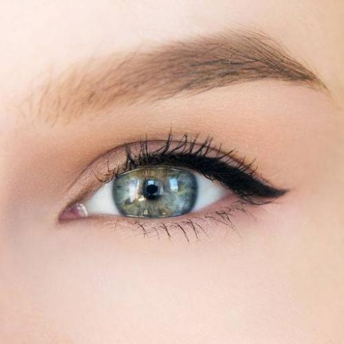 Стрелки для широко посаженных глаз. Как рисовать стрелки, учитывая форму глаз?