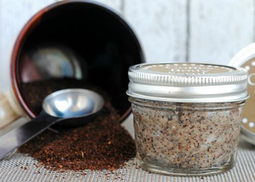 Как сделать-Антицеллюлитный скраб из кофе для тела в домашних условиях. Как сделать кофейный скраб для тела в домашних условиях