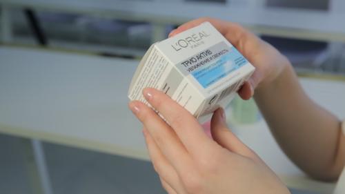 Посоветуйте хороший антивозрастной крем для лица. Что должно входить в состав?