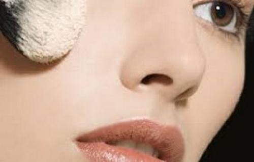 Какую пудру выбрать для сухой и чувствительной кожи. Рекомендации к использованию