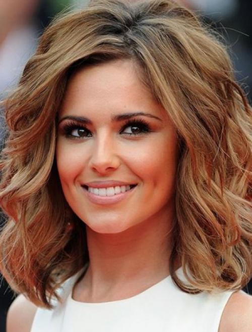 Прическа с завитыми локонами на короткие волосы: фото и пошаговая инструкция