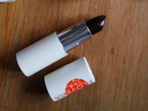 Матовая черная губная помада FLOVERA Чёрный принц