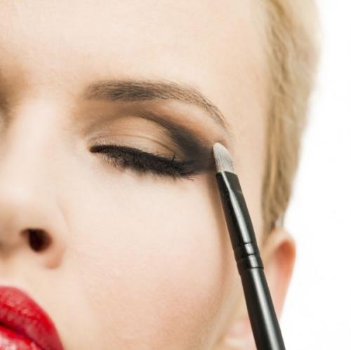 «Петля»: популярная техника макияжа глаз