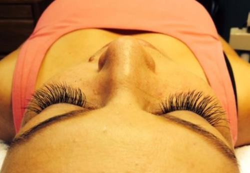 Изгиб l кому подходит. Преимущества нарощенных ресниц с изгибом М: кому подойдет