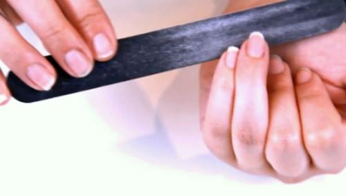 Необрезной маникюр с ремувером. Необрезной маникюр — безопасная процедура по уходу за ногтями, которую можно сделать в домашних условиях