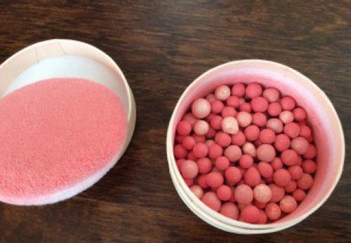 Как правильно пользоваться румянами в шариках. Румяна в шариках – отдаем предпочтение современной косметике