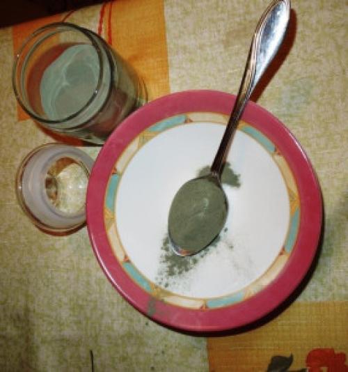 Маски для лица с эфирными маслами и глиной.