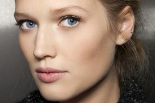 Кирпичный нюд. Нюдовый макияж по цвету волос