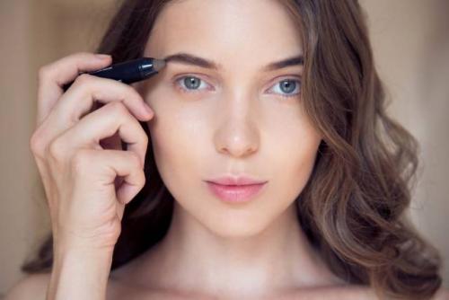 Макияж Повседневный пошагово для голубых глаз. Макияж для русоволосых с голубыми глазами пошагово