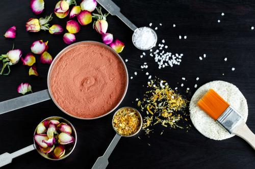 Маска из глины для комбинированной кожи лица. Принцип работы глиняных масок