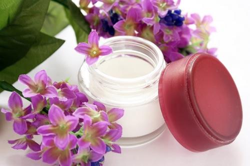 Дневной крем для лица: состав, правила применения, домашние рецепты