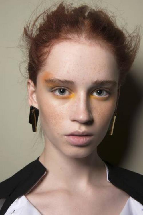 Макияж на выпускной для серых глаз. Макияж для серо-голубых глаз по случаю выпускного