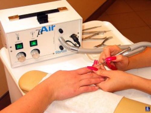Аппаратный педикюр и маникюр, что это такое. Что такое аппаратный маникюр и педикюр. Достоинства и недостатки.