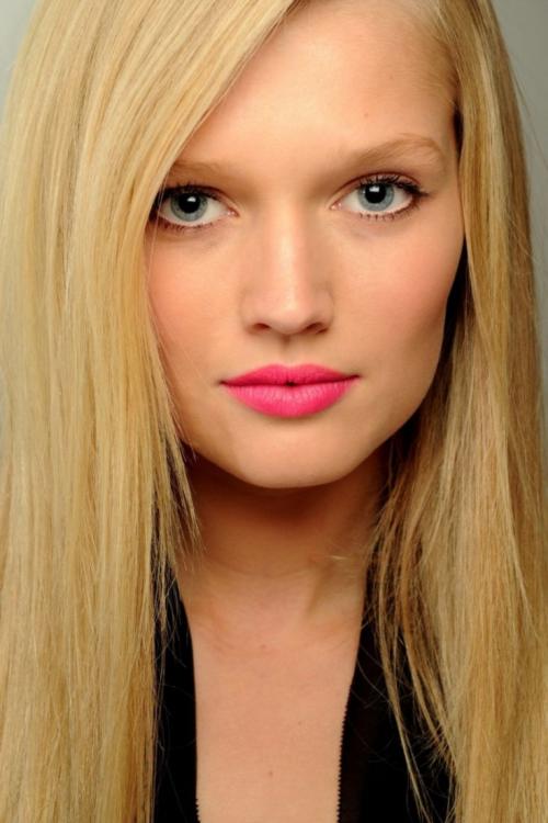 Дневной макияж для блондинок с серо голубыми глазами. Золотые правила макияжа