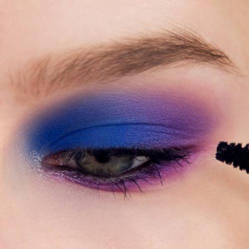 Легкий дневной макияж для голубых глаз пошагово. Популярные техники макияжа глаз