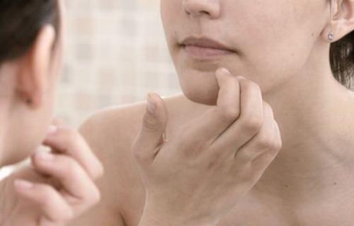 Уход за кожей для лица склонного к акне. Как помочь проблемной и склонной к акне коже?