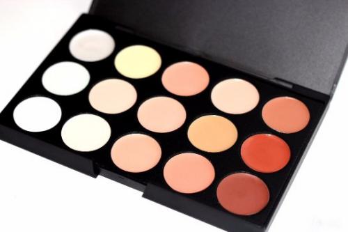 Как пользоваться консилером под глазами. Выбираем подходящее средство