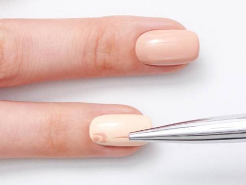 Как рисовать розу на ногтях пошагово. Как нарисовать розы на ногтях: поэтапная инструкция