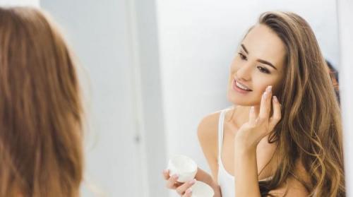 Можно ли взрослым пользоваться детским кремом для лица взрослым. Можно ли взрослым пользоваться детским кремом: отзывы косметологов